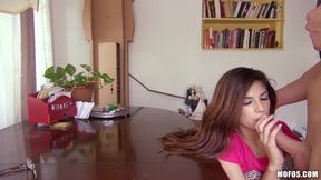 B Sides - Nerdy Amateur Ava Taylor Makes Sextape with Stud BF