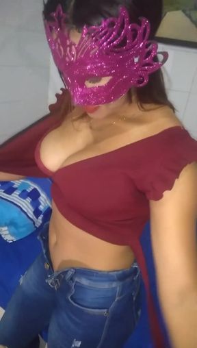 My friend's whore came to visit New York and is already fucking in her juicy ass