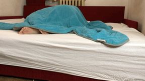 BASTINADO FOR HER SMALL FEET WHILE TAKING A NAP - MOV HD