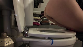 My first 9 min GOLDEN Shower!! Just pissing!!