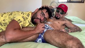 marcos goiano em foda bareback com dotadao. o cara da academia veio me passar uns treinos e acabou fodendo o meu rabo ate gozar dentro. sexo gay brasileiro