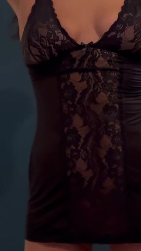 Captivating moment from &quot;Hot Turkish Girl Sexy Dance&quot;