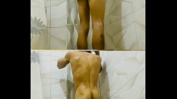 DanielithooS dominicano latino bello Disfrutando de un rico ba&ntilde_o