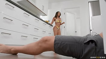 Big Booty Bend &amp_ Snap Luna Star / Brazzers/ Enter XVPROMO on official site for discount