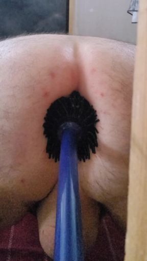 Thrilling moment from &quot;Toilet brush&quot;