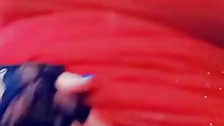 Simmy Violet sensing it again