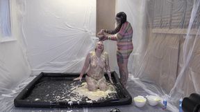 Jodie Cummings gets messy