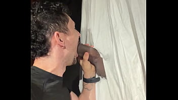 Esse fantasma possuiu meu cuzinho e fez um cucet&atilde_o