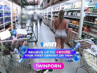 I went to the market out of pants, and then I gave my booty!