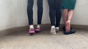 THREE GIRLS IN CROCS CLOGS - MOV HD