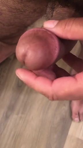 Masturbation and Cumshot for Sessolino69. Nice Point of View for Feet Lovers