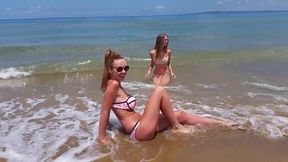 Cam Girls On Vacations - Lesbian on beach