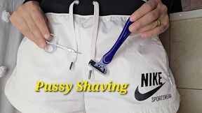 Shaving pussy with scissors and Gillette