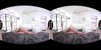 Naughty Nimfa bends and stretches body like no other