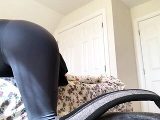 Farting in leggings during the time that watching youtube