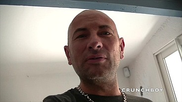 il baise la pornstar ENZO RIMENEZ dans la piscine