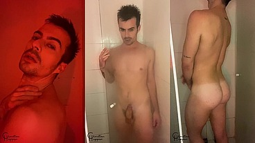 Fiz um vídeo solo sensualizando e me masturbando pra você.