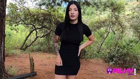 ofreciendo dinero a chica sexy en el bosque a cambio de sexo – salome gil