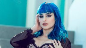 Blue-haired soloing goddess Jewelz Blu demonstrates her skills