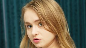 curvy teen with beautiful blue eyes first video