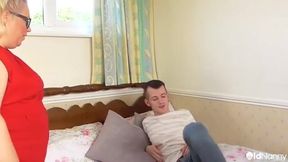 Curvy MILF Lexie Takes Charge in Intense Cowgirl Session with Sam Bourne - AGEDLOVE