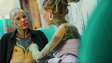 Tattooed Trans Girl Lesbian Play Pussy Licking and Toy