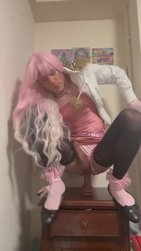 Jess Silk Rides Dildo