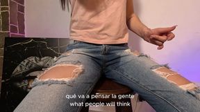 Desperate to Go to Thw Bathroom I Pee My Jeans