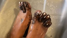 “100ktoes makes servant wash her feet perfect white toes”