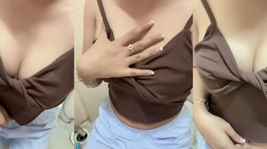 Khmer Cute Girl in restroom want to fuck สาวเขมรน่ารักในห้องน้ำอยากเย็ด