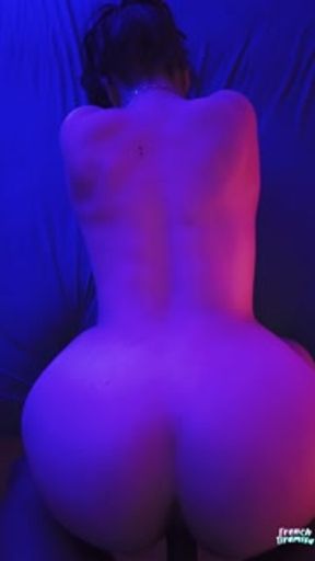 double cumshot for this big ass 💦