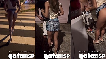 Casada conhece dois novinhos na balada, apronta na frente do corno, leva eles embora pro carro e depois fode na rua - Parte 1