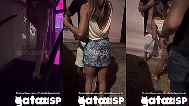 Casada conhece dois novinhos na balada, apronta na frente do corno, leva eles embora pro carro e depois fode na rua - Parte 1