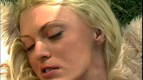 randi wright fucked by her man on her bed