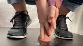 A cock crushing Shoejob in black Nike frees - CBT and some spitting - slave cam - 4k