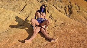 In the scorching desert, I bang a sexy stripper with a massive ass out in the open - Aaron Mush