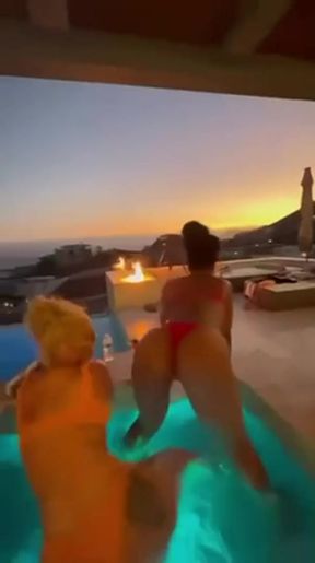 Pool party