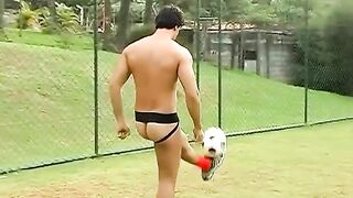 Brazilian Babe Outdoor Stroking & Explosive Orgasm