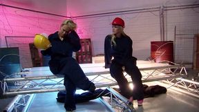 carly parker has a threesome with her construction partners