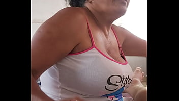 Que rico me masturba mi suegra