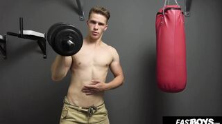 Fit Nubile Gets Hj From Stranger After Gym Exercise
