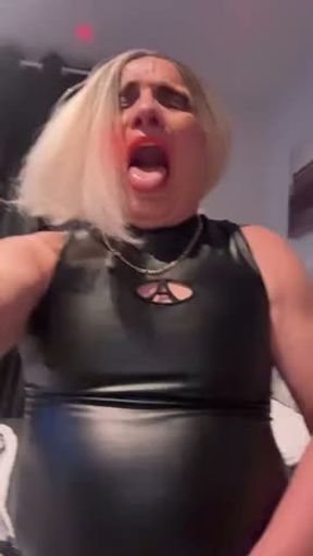 TSBitch Cums