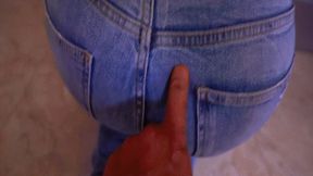 Hole in jeans on the ass SD