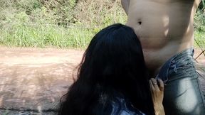 casada tranzando no mato com o amigo da escola ao ar livre.completo!