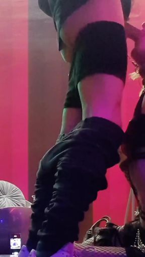 (makingoff G-view) Sex Slave in Front of a Beautiful Cock in Facefucking Bite Bitch Takes a Cum Shower