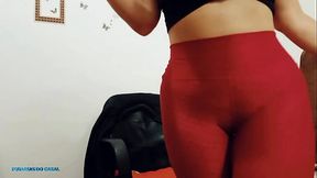He took advantage of the fact that his client came to his house to solve problems and ended up inviting the naughty girl to watch a movie, but his intention was to fuck the hot girl, check out this pr