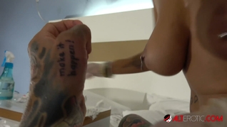 Mara Martinez tattoos Sascha while fucking her