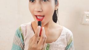 Bhabhi ji ka lipstick chus kar choda