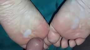 Wild feet fetish
