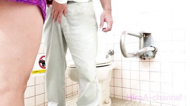 Her Asian instuctor got a sloppy deepthroat in the shower stall